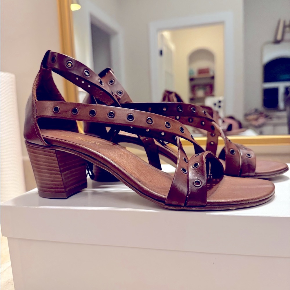 Sundance Catalog Leather Rivet Sandal Brandy size 38 . Also called Rosie Sandals - Picture 3 of 5